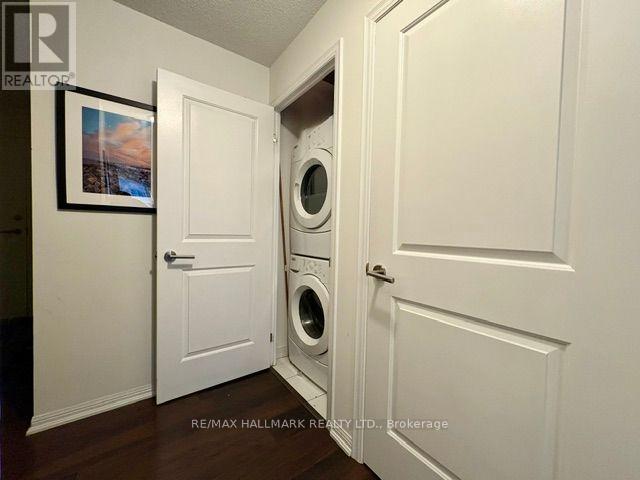 206- 400 Adelaide Street East, Toronto, ON photo 16