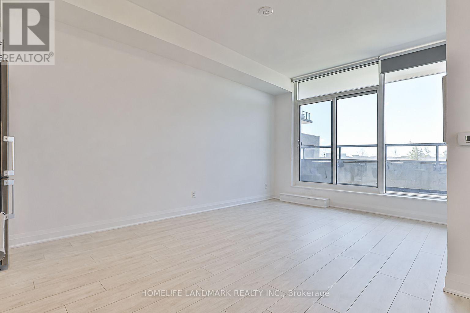 #210 10 GATINEAU DRIVE - 10