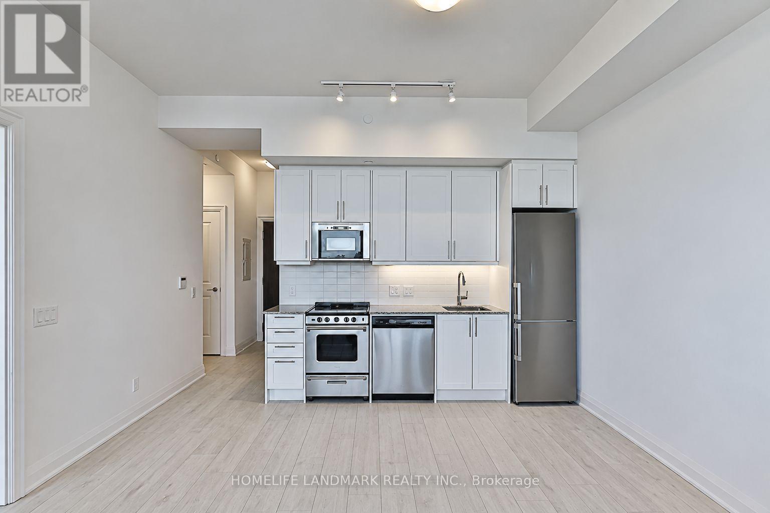 #210 10 GATINEAU DRIVE - 9