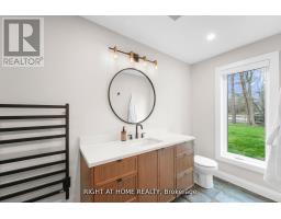17083 Warden Avenue, Whitchurch Stouffville, ON L4A2W1 Photo 12