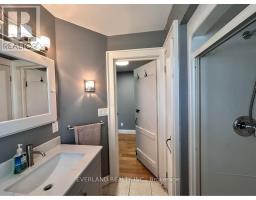 Ensuite Room - 3369 St Paul Avenue, Niagara Falls, ON L2J2M3 Photo 10