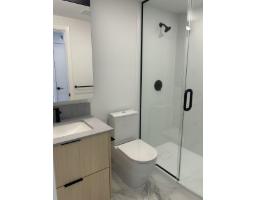 13738 Central Avenue, Surrey, BC V3T0X5 Photo 7