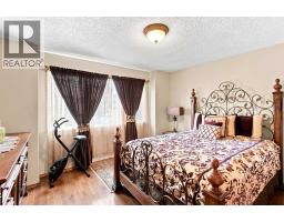 3pc Bathroom - 2709 Signal Hill Bay Sw, Calgary, AB T3H2L5 Photo 9