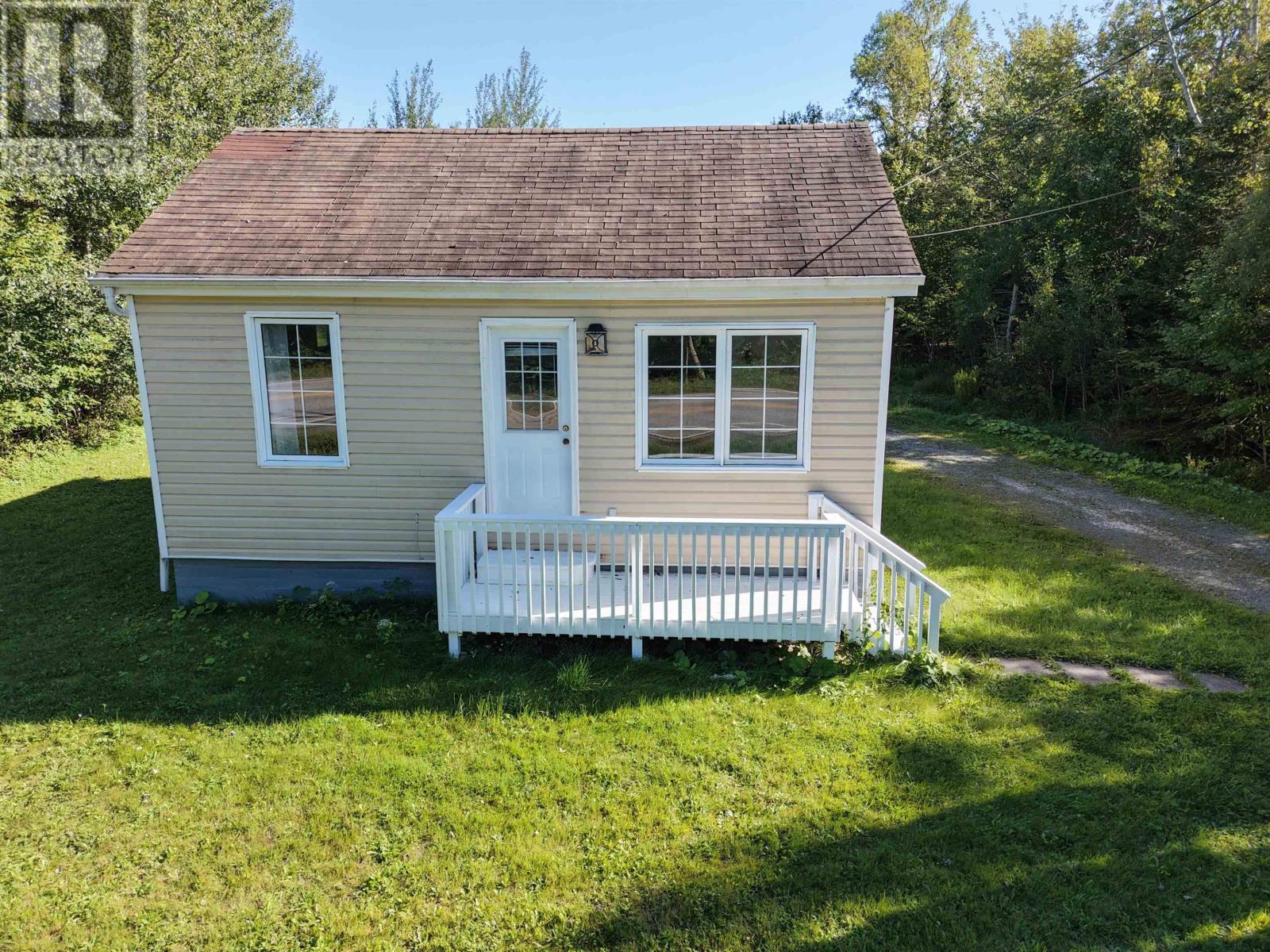 2821 Point Edward Highway - 2