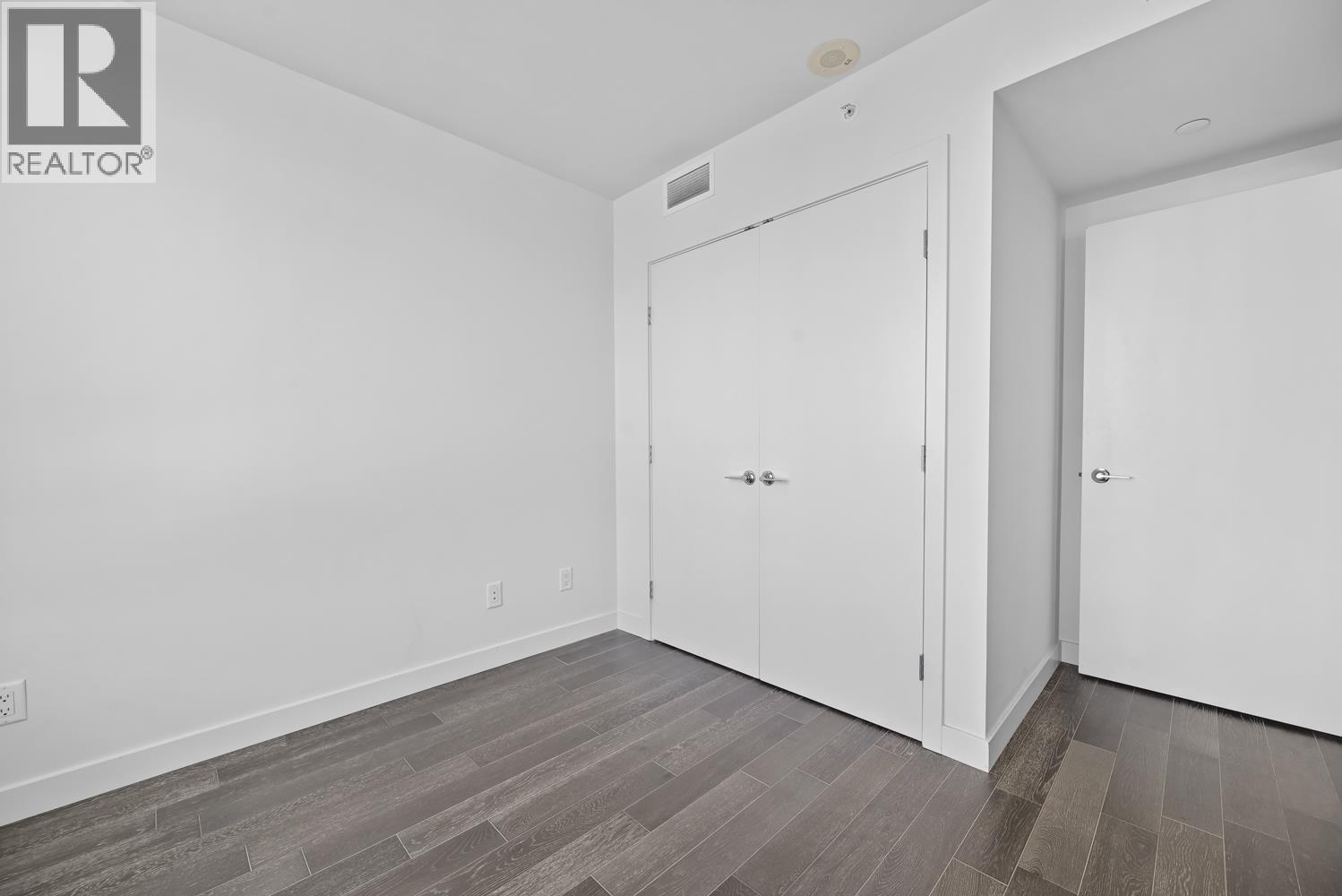 Photo of 1007 7468 LANSDOWNE ROAD 17