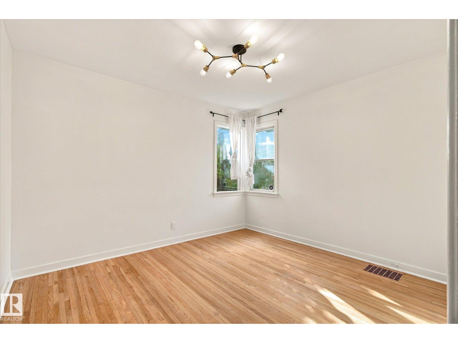 11718 129 ST NW - 14