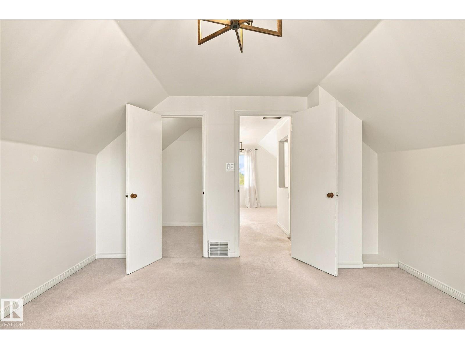 11718 129 ST NW - Image 21