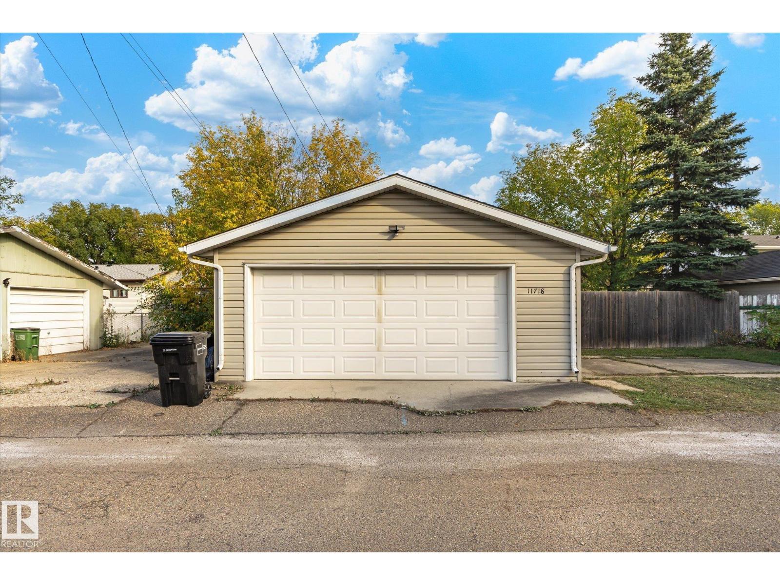 11718 129 ST NW - 28