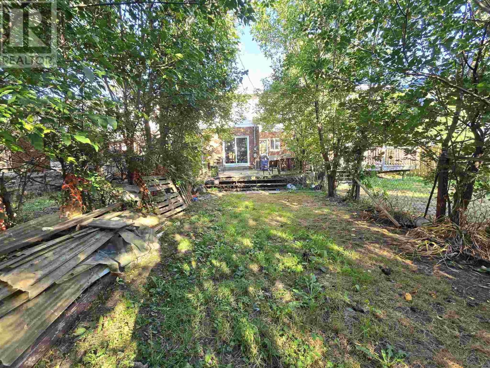 27 Ferguson AVE - 26