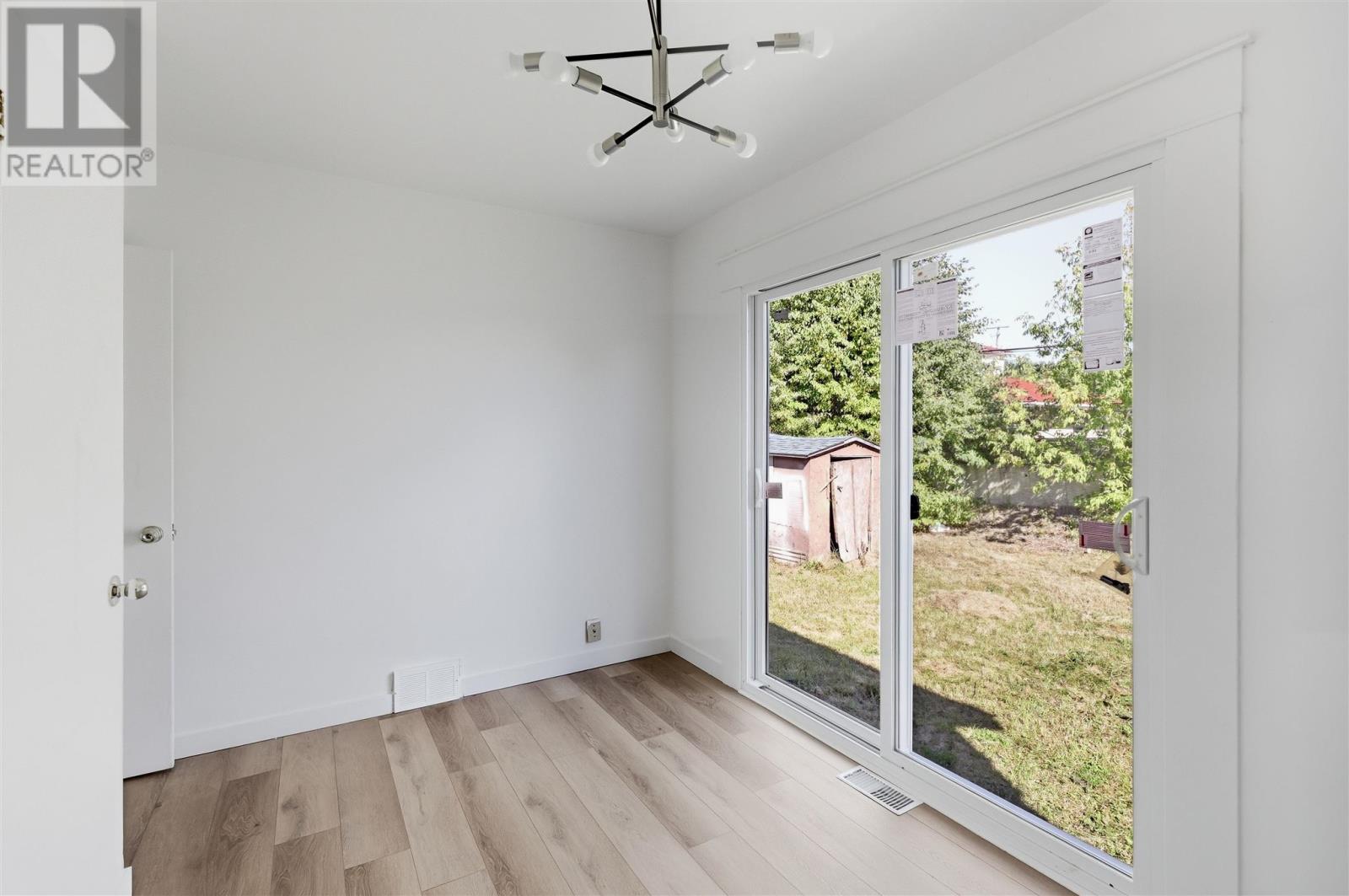 118 Blake Ave — photo 14