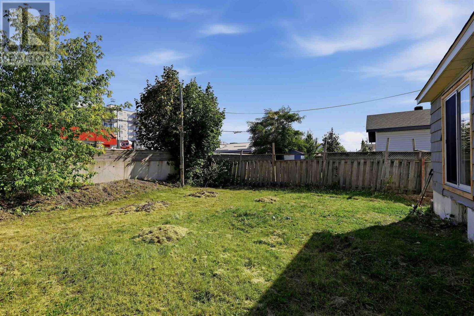 118 Blake Ave — photo 34
