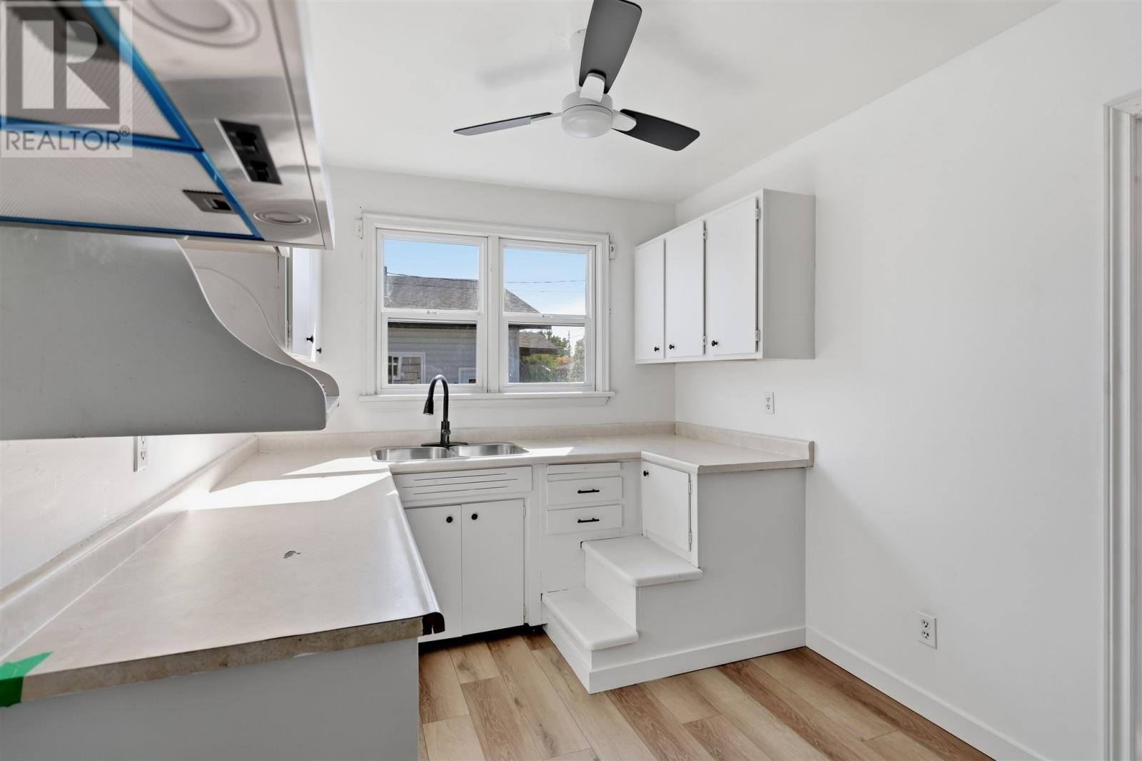 118 Blake Ave — photo 11