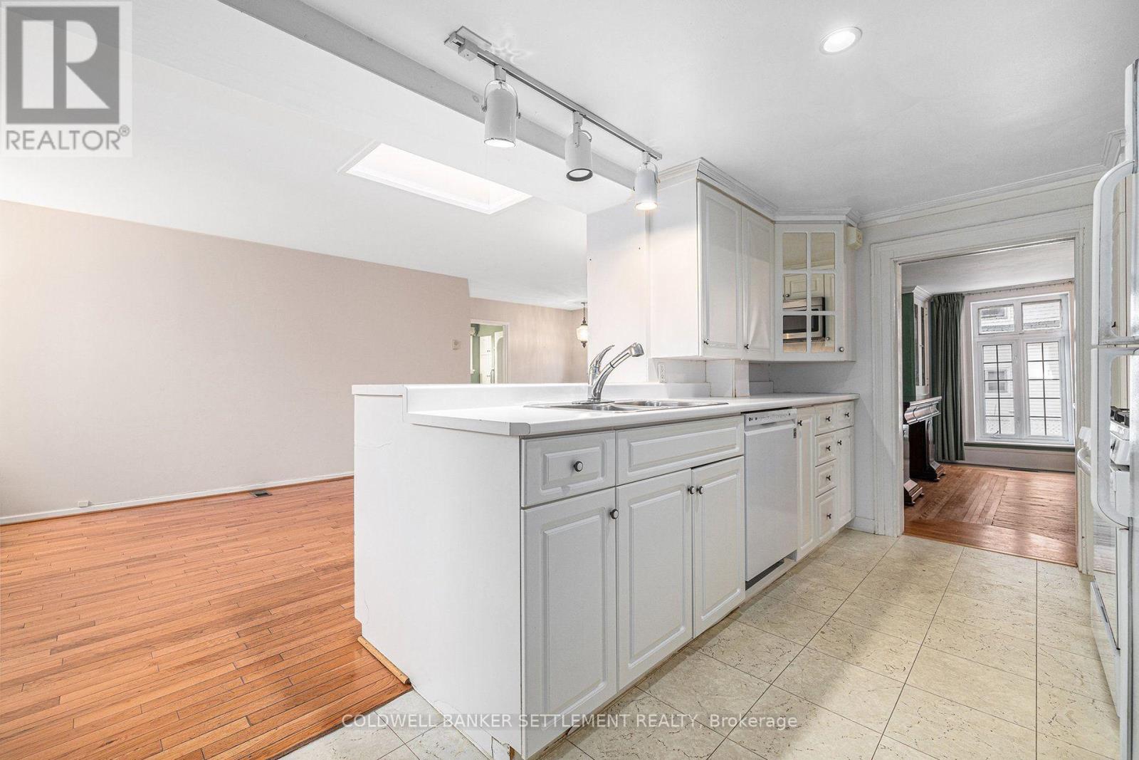68 WILSON STREET W - Image 17