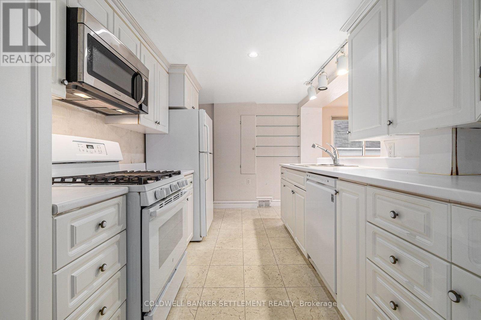 68 WILSON STREET W - 18