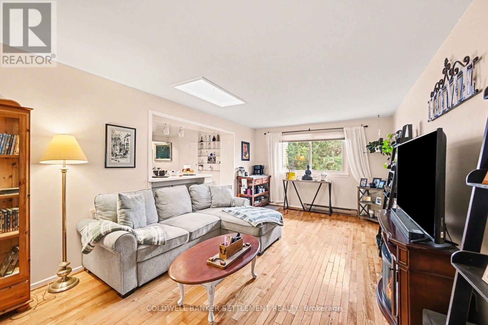 68 WILSON STREET W - 24
