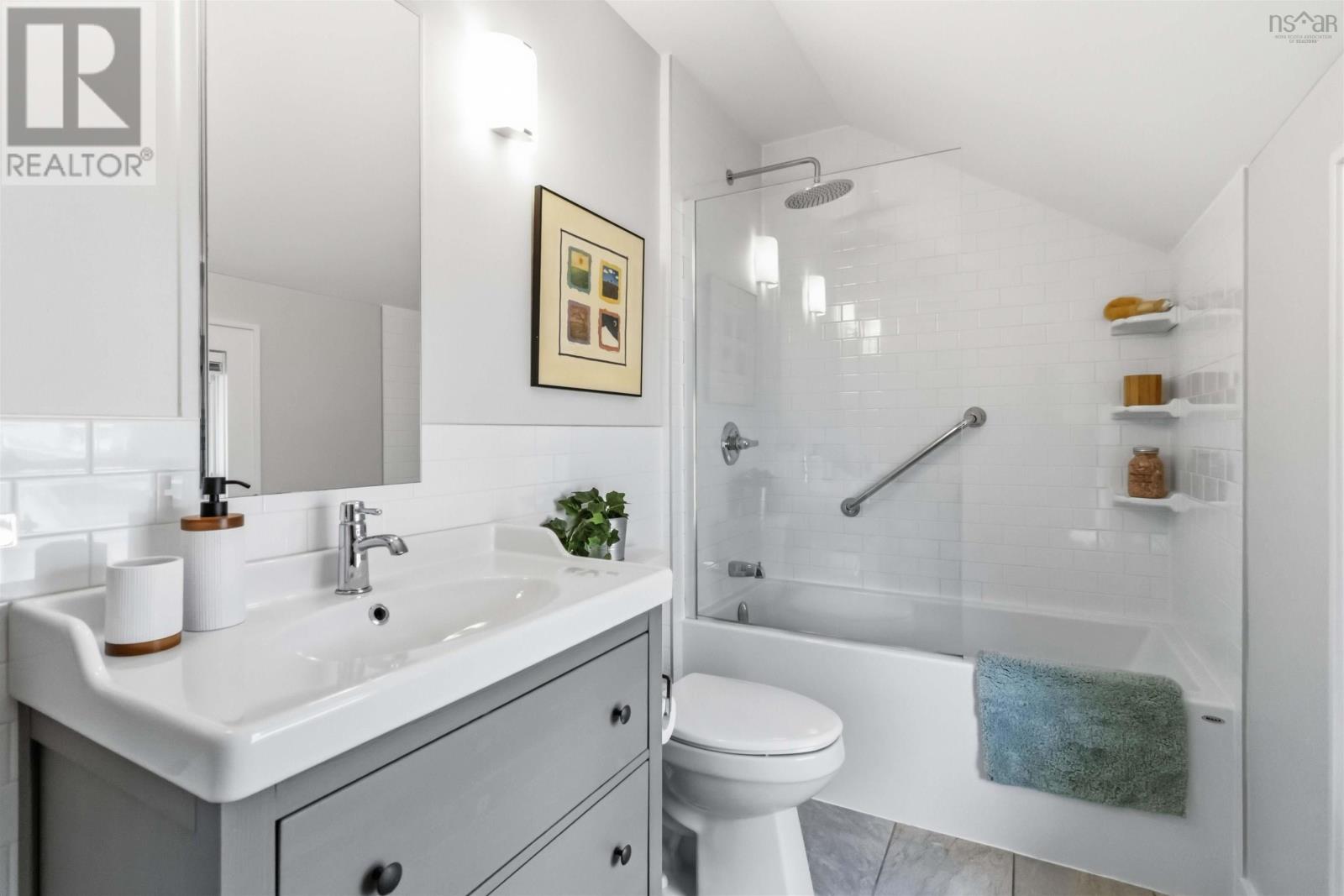 6366 Berlin Street - Image 32