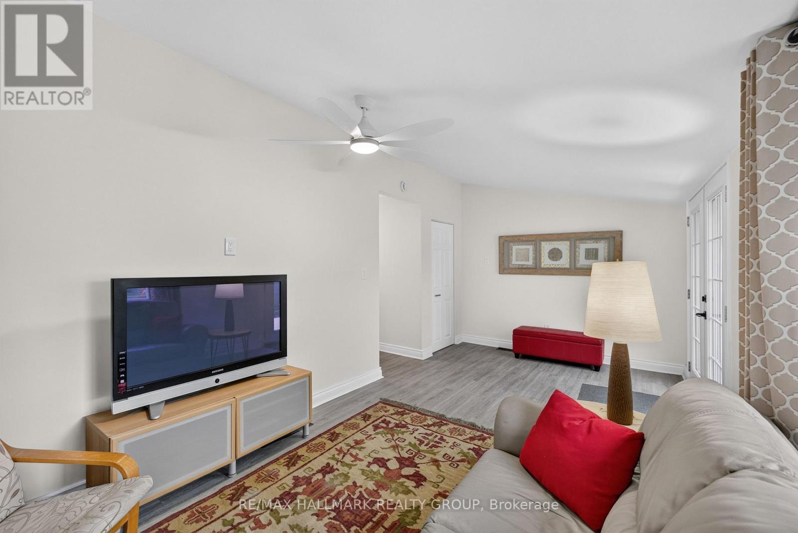 241 LEWIS STREET E - Image 17