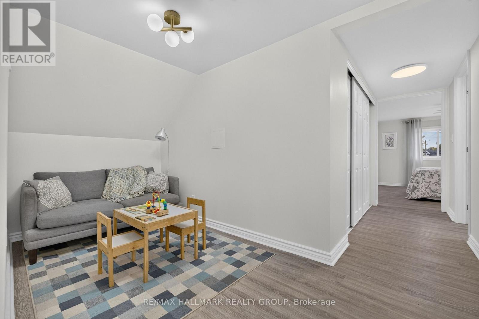 241 LEWIS STREET E - Image 23