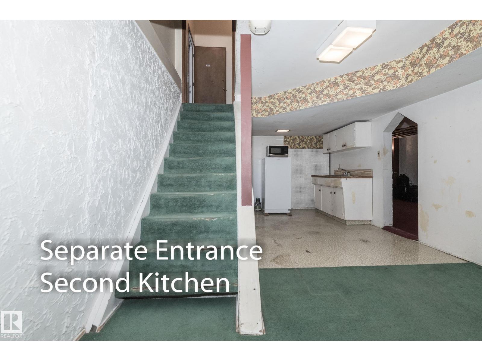 10512 55 Avenue NW, Pleasantview (Edmonton) — photo 18 of 30: Property photo