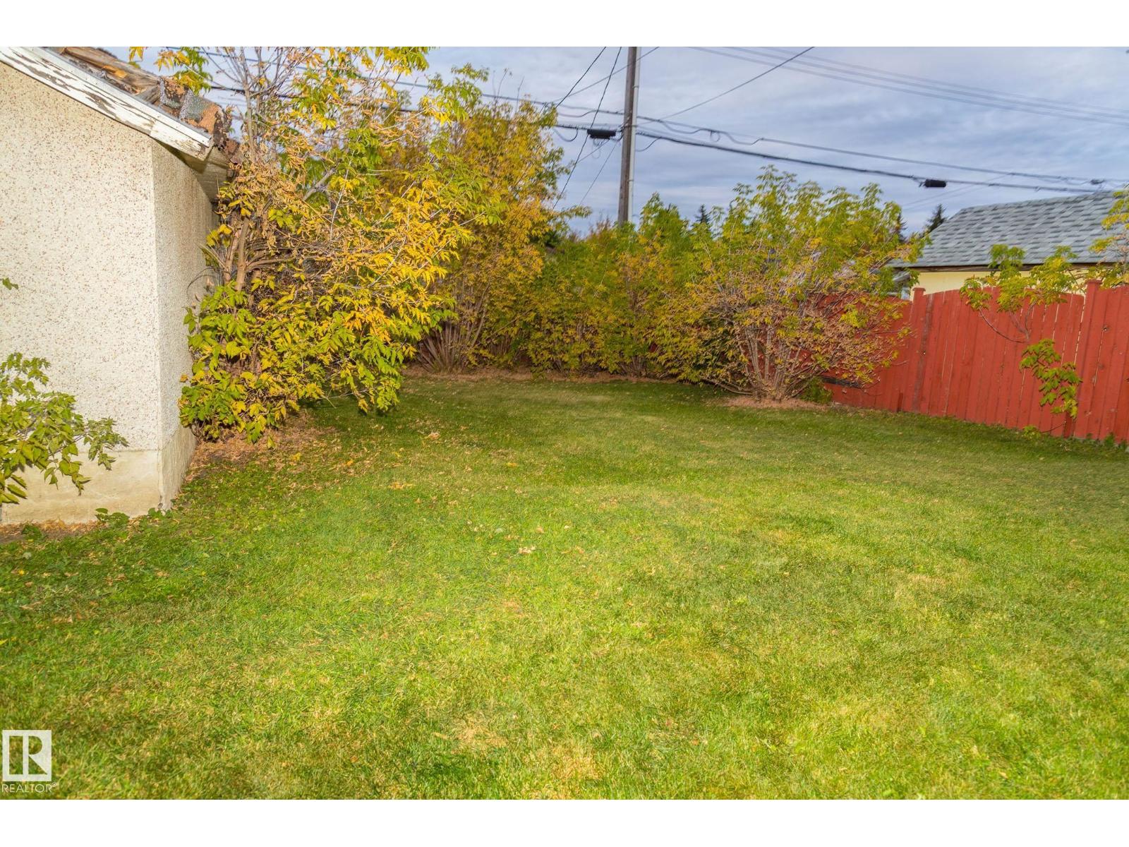 10512 55 Avenue NW, Pleasantview (Edmonton) — photo 29 of 30: Property photo