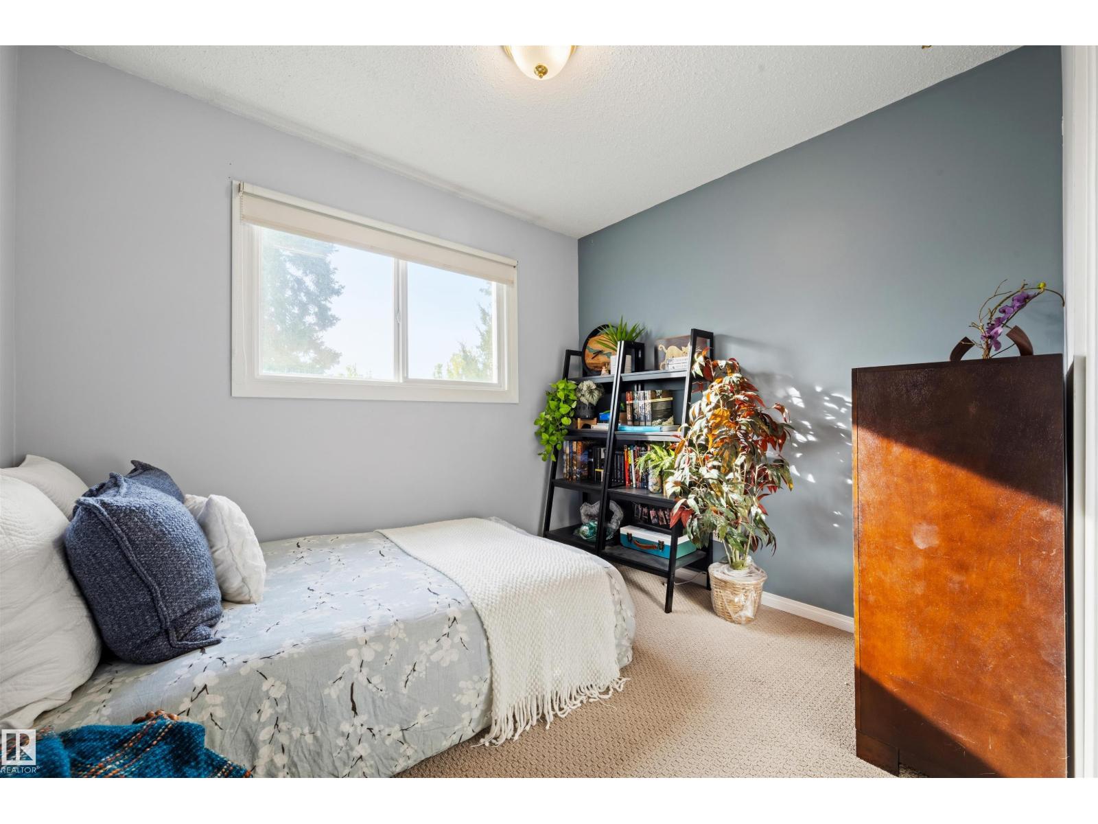 7067 32 AV NW - 25