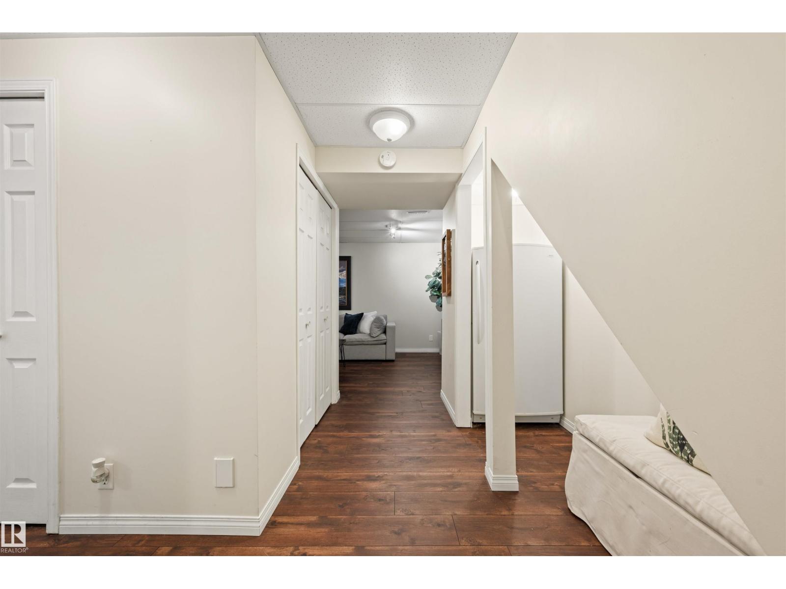 7067 32 AV NW - 30