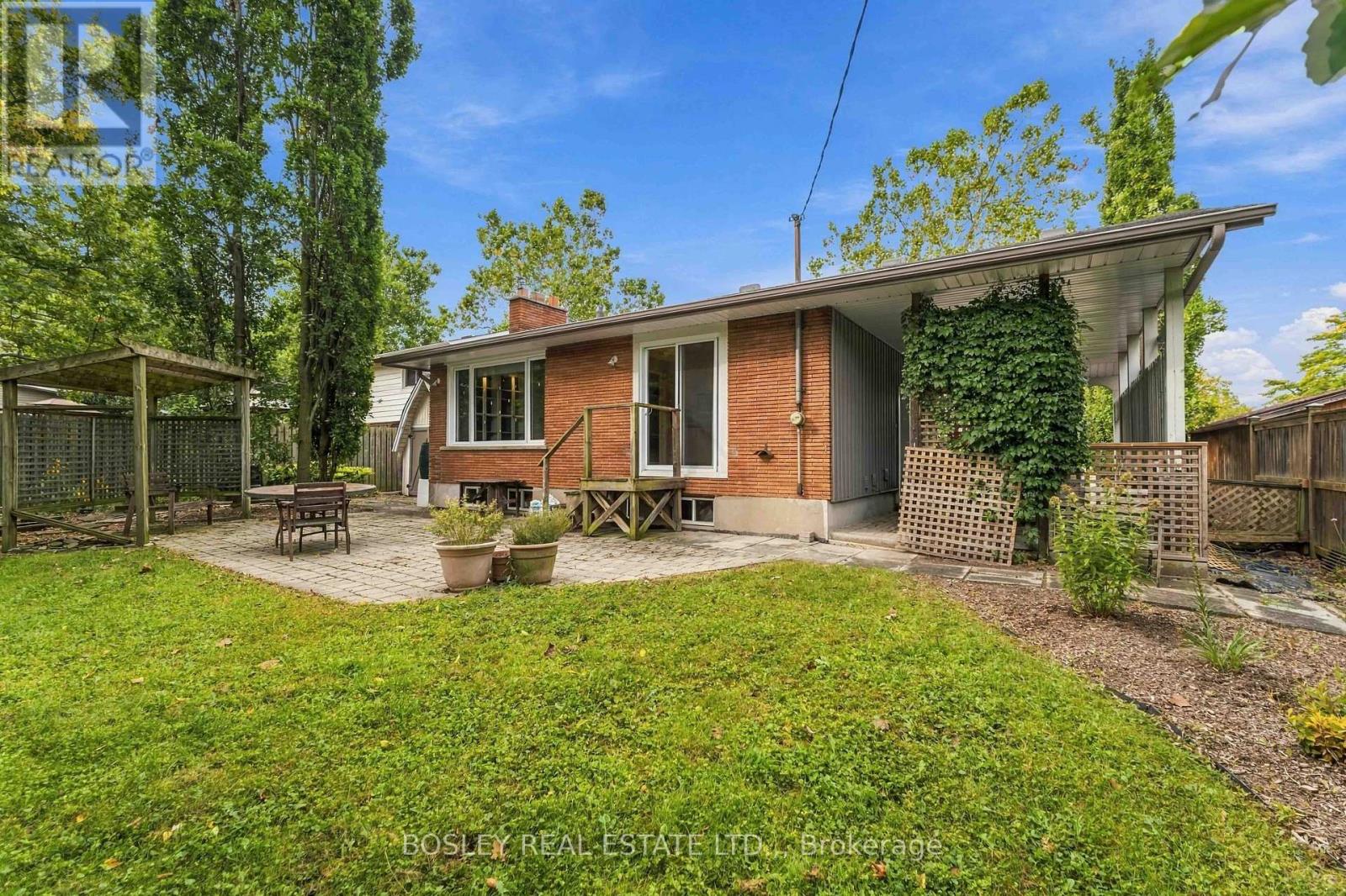 3 BRIAN AVENUE - 32