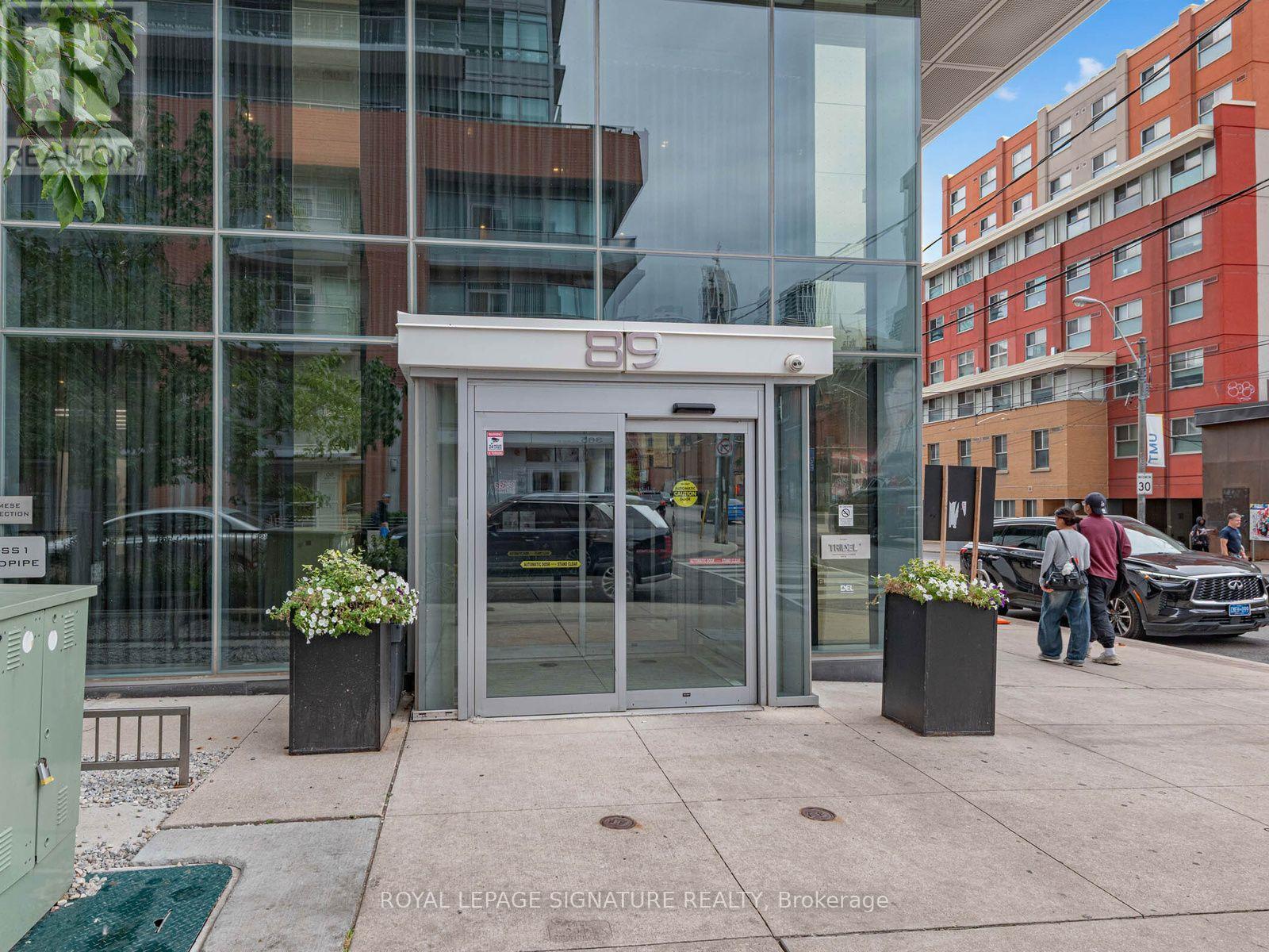 #1204 89 MCGILL STREET - 2