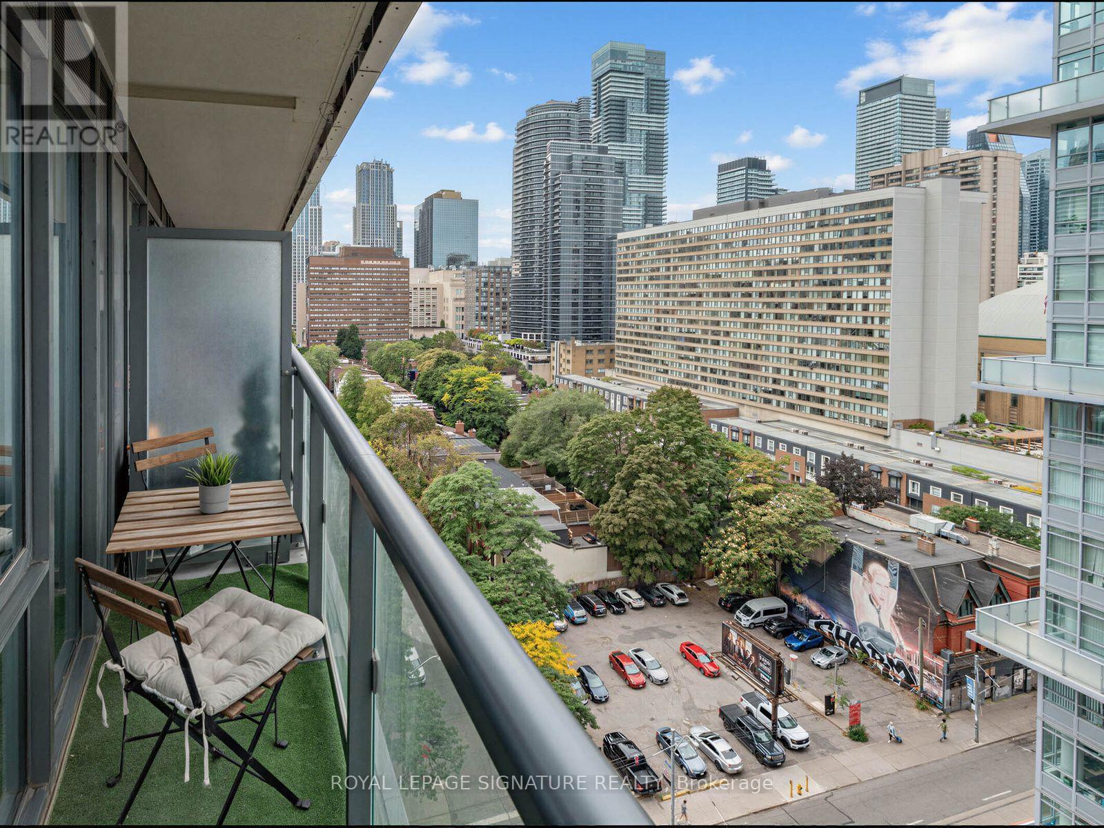 #1204 89 MCGILL STREET - 25