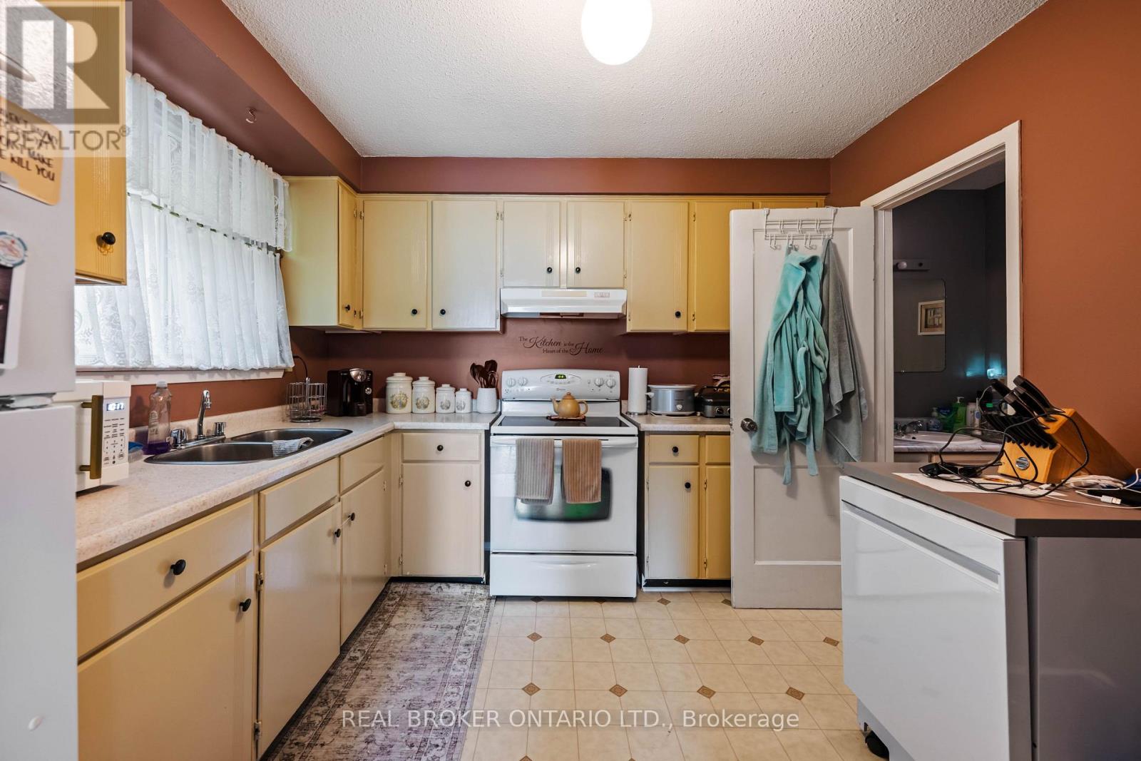 28 Hillside Drive, Orangeville, ON photo 16
