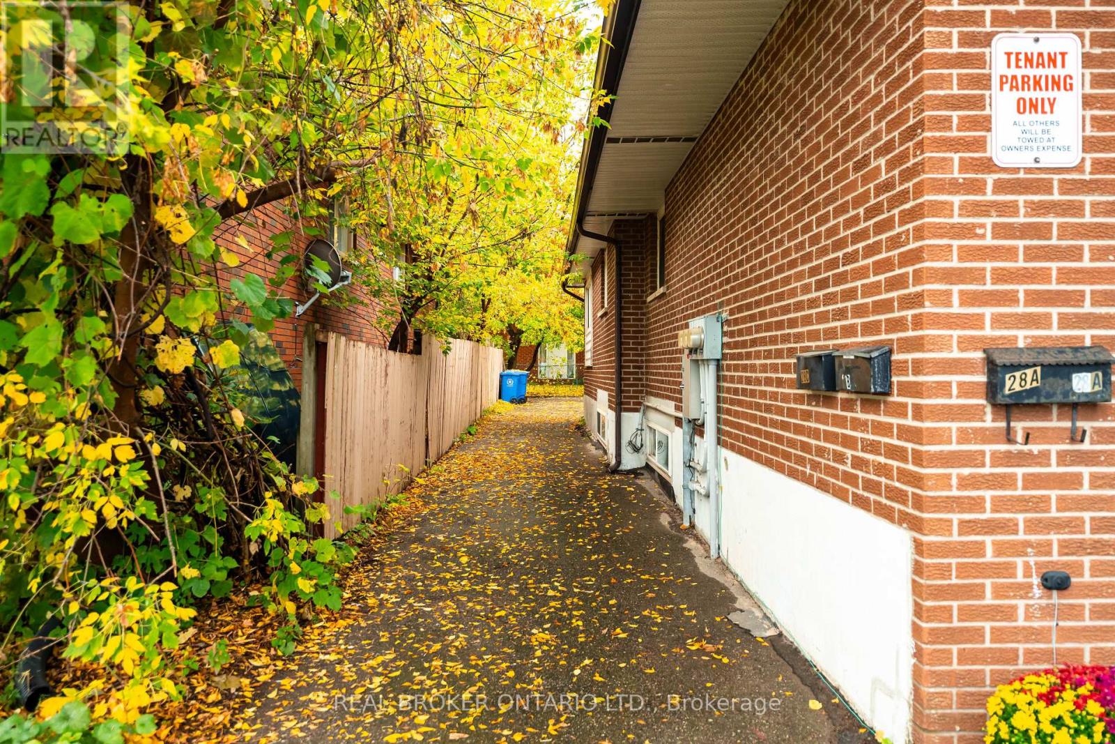 28 Hillside Drive, Orangeville, ON photo 3