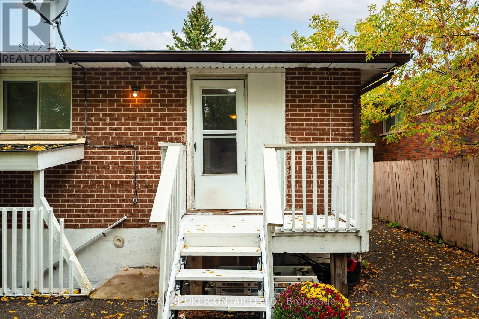 28 Hillside Drive, Orangeville, ON photo 8