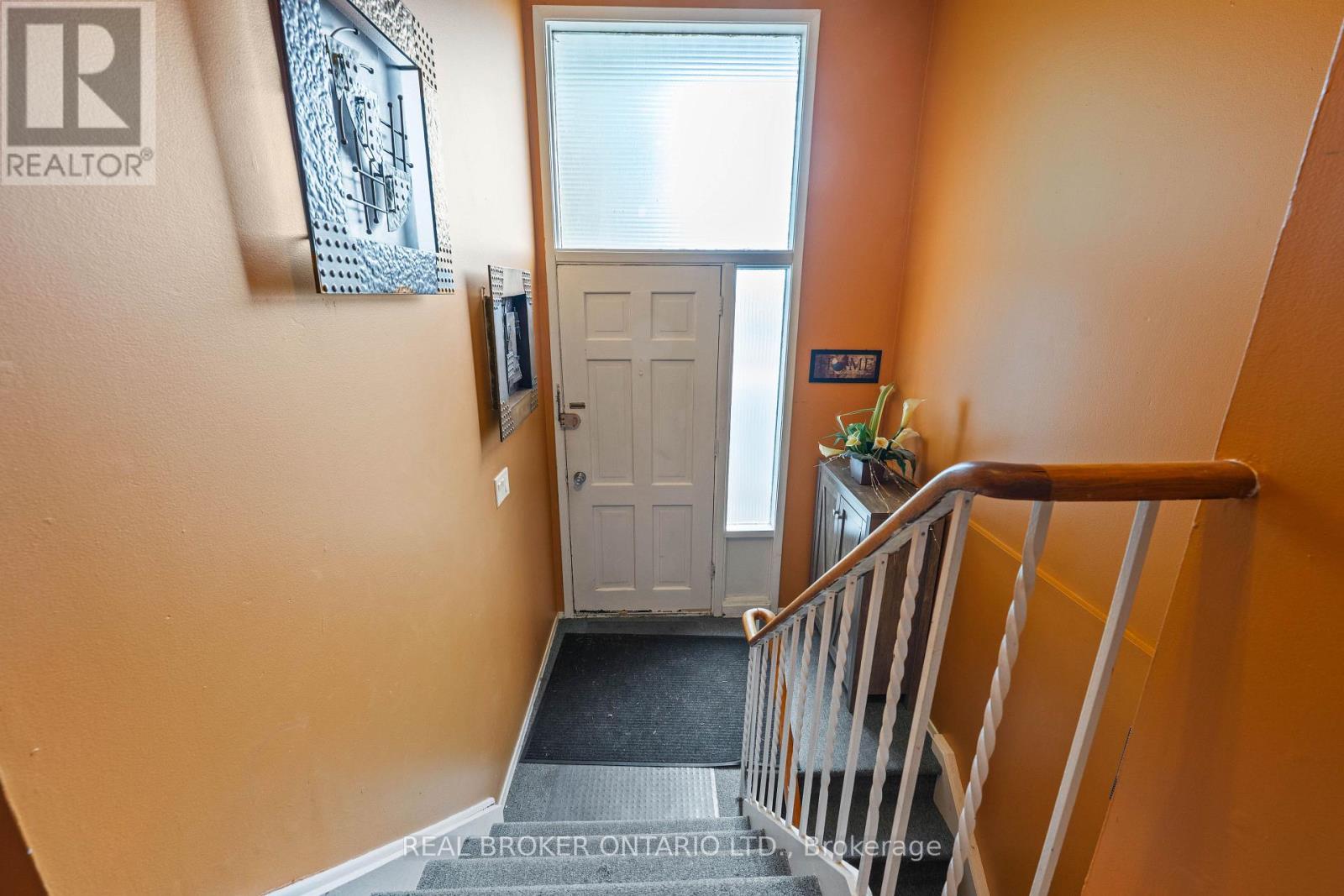 28 Hillside Drive, Orangeville, ON photo 9