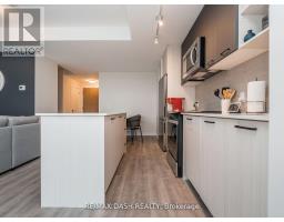723 - 2300 St. Clair Avenue W, Toronto, ON M6N1K8 Photo 17