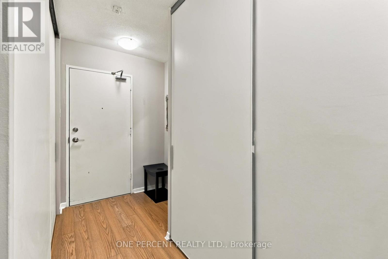 904- 15 Elizabeth Street North, Mississauga, ON photo 5