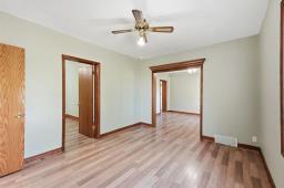 93 Gateway Road, Winnipeg, MB R2L1T3 Photo 13