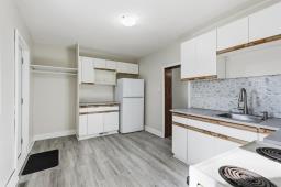 Mud room - 93 Gateway Road, Winnipeg, MB R2L1T3 Photo 6