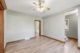 93 Gateway Road, Winnipeg, MB R2L1T3 Photo 10