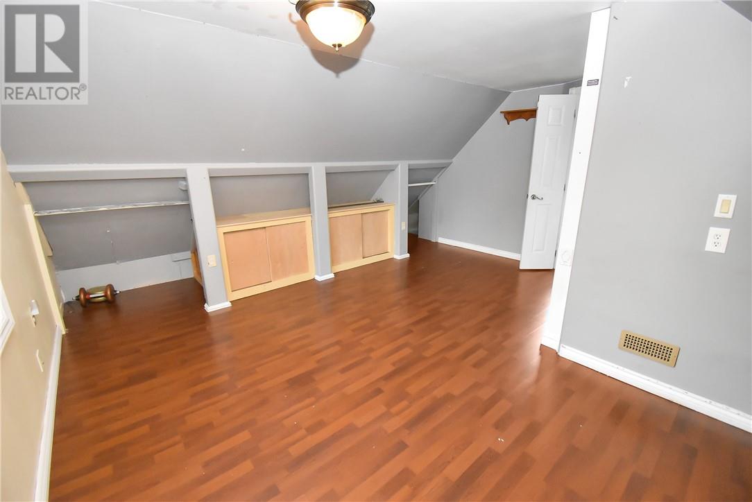 294 Kathleen Street - 18