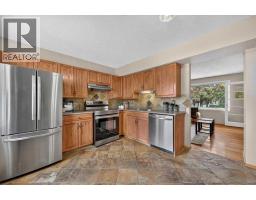 572 Regal Park NE - photo 4