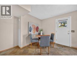 572 Regal Park NE - photo 5