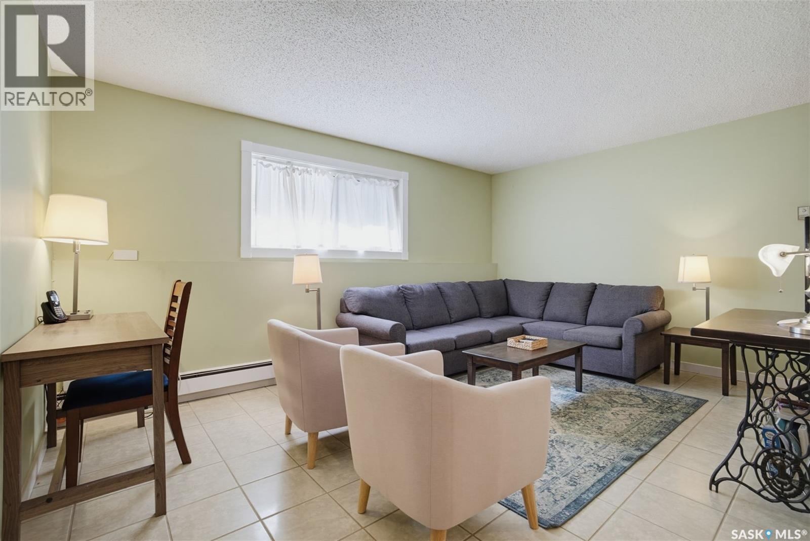 #104 720 8th STREET E - 6