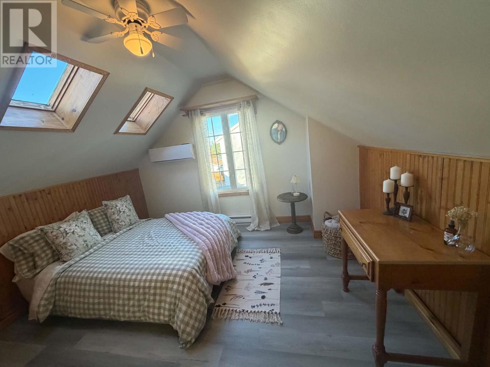 15 Spruce Avenue - 16