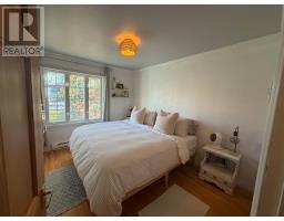 15 Spruce Avenue thumbnail 11
