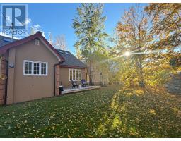 15 Spruce Avenue thumbnail 19