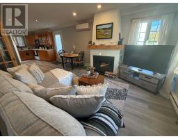 15 Spruce Avenue thumbnail 4