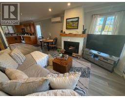 15 Spruce Avenue thumbnail 6