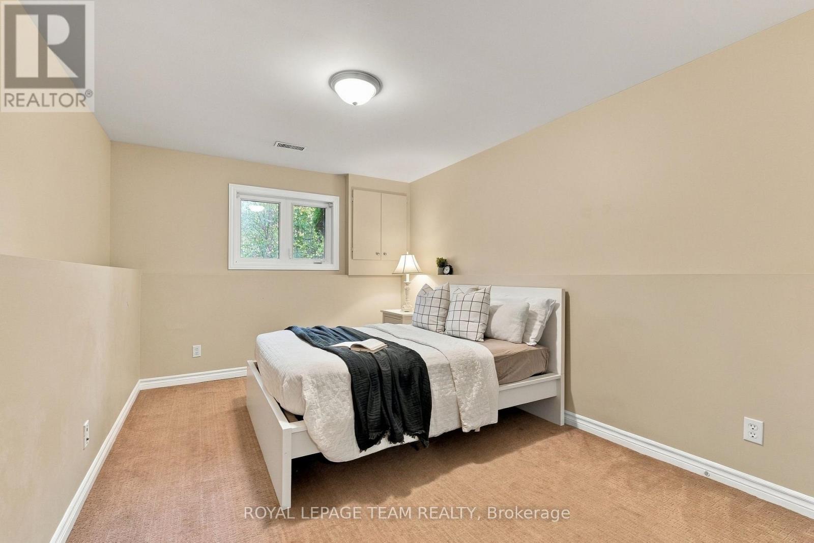 24 FARM STREET - 29