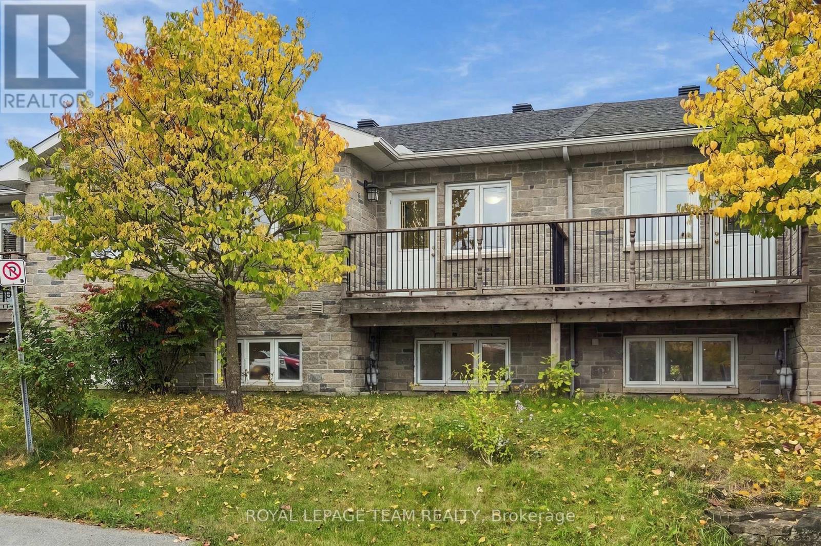 24 FARM STREET - Image 32