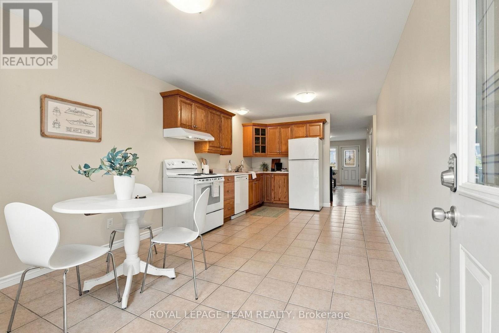 24 FARM STREET - Image 6